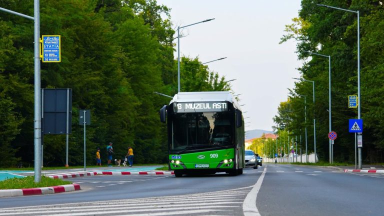 Sibienii au autobuze până târziu la Astra în Festival. Vezi programul curselor de seară
