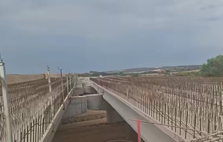 Autostrada Transilvania A3: Trei kilometri din lotul Chiribiș-Biharia, pregătiți și pentru aterizarea avioanelor. Lotul ar putea fi deschis în decembrie, cu cinci luni mai devreme