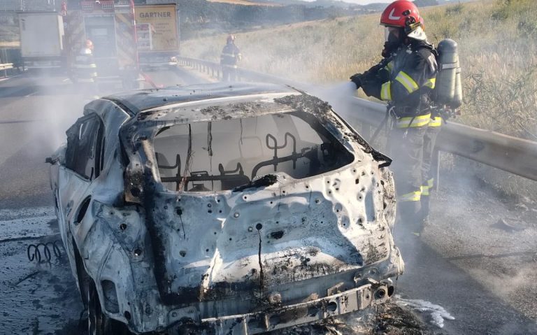 Accident pe Autostrada A1, între Sebeș și Sibiu: trafic îngreunat după un incendiu izbucnit în urma impactului