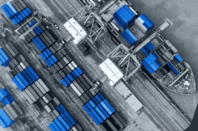 Aproape 200 de containere, în derivă pe Marea Neagră. România avertizează asupra pericolului pentru nave
