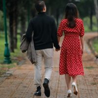 Plimbările în doi pot face căsnicia mai fericită. Ce arată un nou studiu despre mișcarea alături de partener