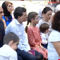 Nicușor Dan, de Sfânta Maria, la Mănăstirea Dejani. Președintele s-a întâlnit cu credincioșii