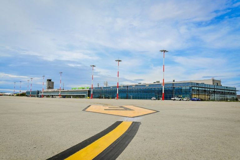 Aeroportul Internațional Sibiu își face un parc fotovoltaic destinat autoconsumului, pe o suprafață de aproximativ 25.000 mp