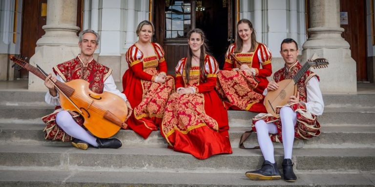Muzică din secolul XVI-XVII și costume de epocă în 12 concerte, din 12 localități din Transilvania și Banat