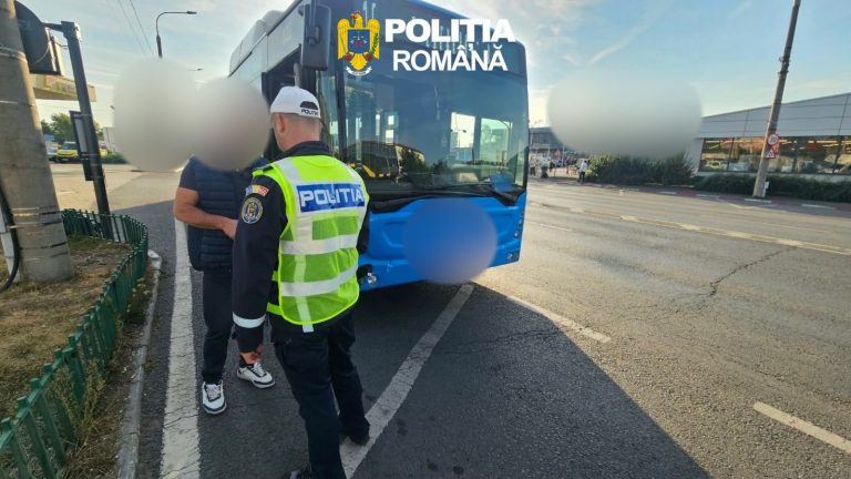 FOTO: Șoferii de transport persoane, luați la control în Sibiu și Mediaș: zeci de sancțiuni și mașini imobilizate