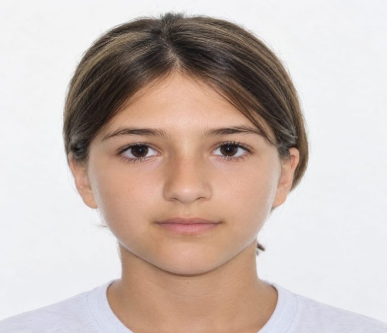 FOTO: ALERTĂ ÎN SIBIU! O adolescentă de 15 ani a dispărut. Poliția o caută/UPDATE: Minora a fost găsită de polițiști