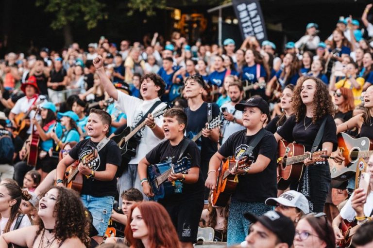 Guitar Meeting Festival 2026. Povestea celor 1.200 de chitariști care se întâlnesc la Sibiu. Cel mai junior are 4 ani