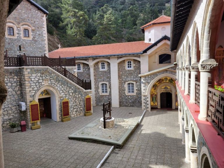 Un altfel de Cipru: insula mănăstirilor, a icoanelor și a sfinților