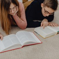 România, în fața crizei alfabetizării: cifrele care arată problemele sistemului de educație în 2026