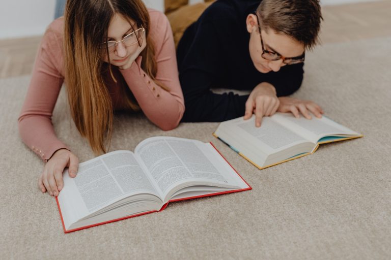 România, în fața crizei alfabetizării: cifrele care arată problemele sistemului de educație în 2026