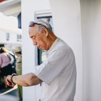 De ce pare că timpul trece mai repede odată cu vârsta? Explicațiile cercetătorilor și cum putem încetini senzația