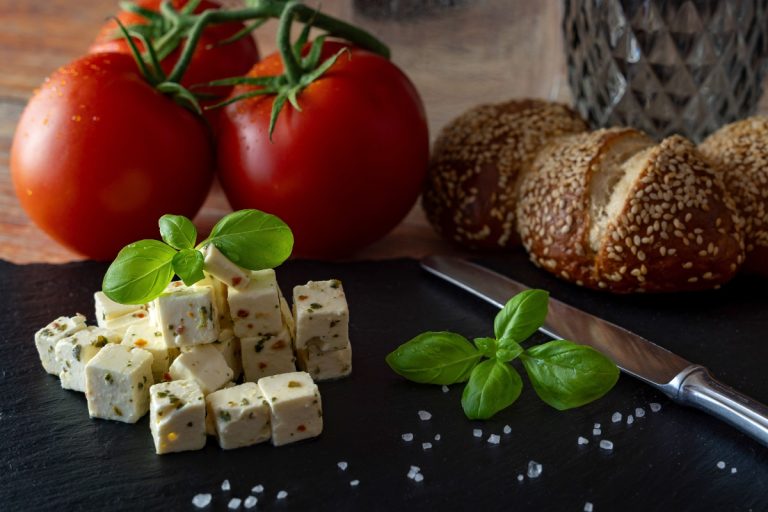 SUA și Mexic se ceartă pe „Feta”. De ce a ajuns brânza grecească în centrul unei dispute comerciale