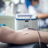 Donatorii de sânge din România, o nouă sursă de finanțare pentru stat. Bloomberg: Dobânzile ajung la peste 7%