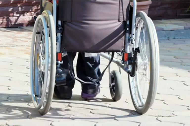 Ajutoare de urgență pentru 65 de persoane relocate din Dumbrava. Sumele ajung la 8.378 de lei pe lună