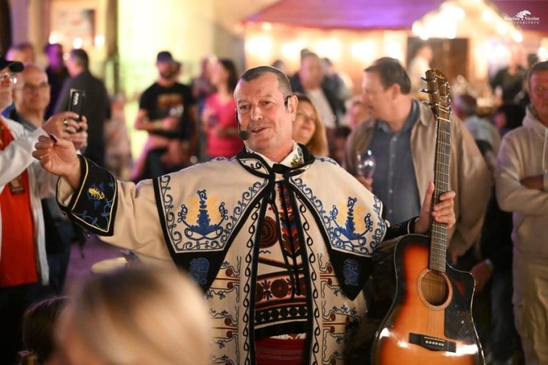 Weinfest Mediaș 2026: peste 800 de ani de istorie, inovație și gust – sub semnul unei voci de aur