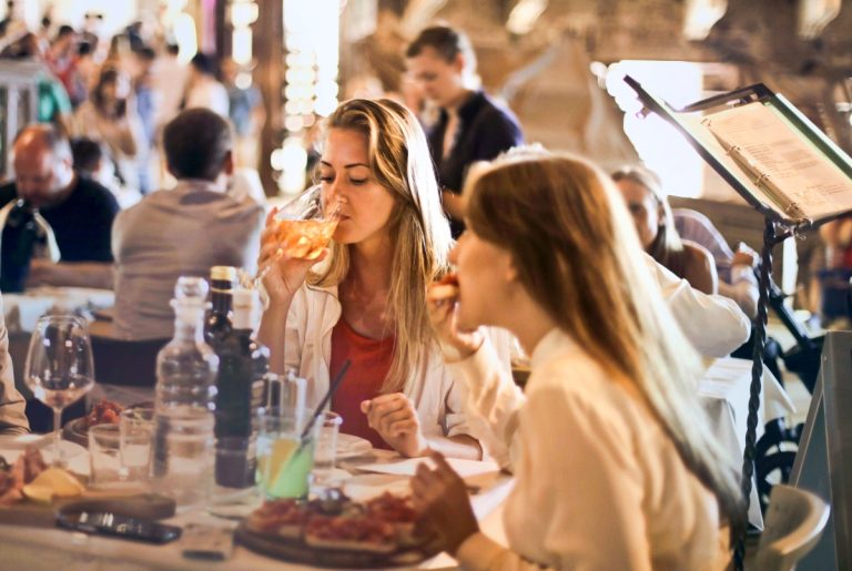 Medicamentele pentru slăbit schimbă comportamentul consumatorilor: restaurantele din Scoția resimt efectele tratamentelor GLP-1