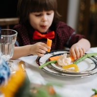 Strategia pentru un stil de viață sănătos, lansată la Academia Română. Ghiduri pentru elevi, profesori și părinți