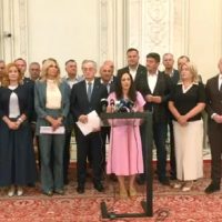 PNL și USR își unesc forțele în Parlament. Ce prevede acordul și ce reforme vor susține împreună