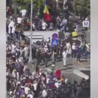 Protestul ciobanilor continua, în Piața Victoriei din București. O delegație a acestora, invitată la Cotroceni