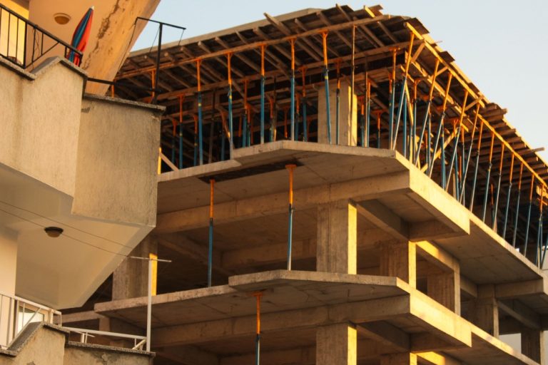 Peste 31.900 de locuințe finalizate în România, în primul semestru. Regiunea Centru, inclusive Sibiul, printre zonele cu cea mai puternică creștere
