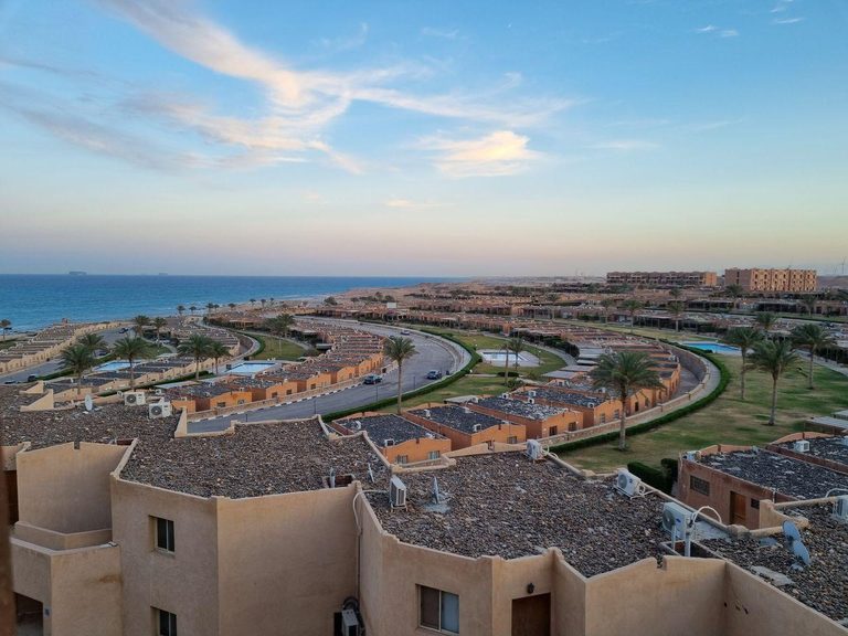 TOP Hoteluri Hurghada în 2026 recomandate de Karpaten Turism: Ghidul tău complet pentru vacanțe la Marea Roșie