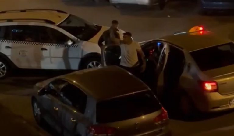 VIDEO/FOTO: Atac SĂLBATIC în Mediaș. Taximetrist lovit cu PUMNII de un client