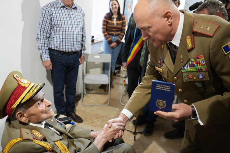 FOTO: A luptat pe front, a fost rănit și s-a întors în luptă. România l-a omagiat la 111 ani pe generalul Iosif Rus