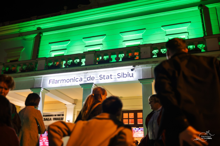 Muzică la superlativ la Sibiu! Cristian Mandeal, Alexandru Tomescu și Ștefan Cazacu deschid noua stagiune a Filarmonicii