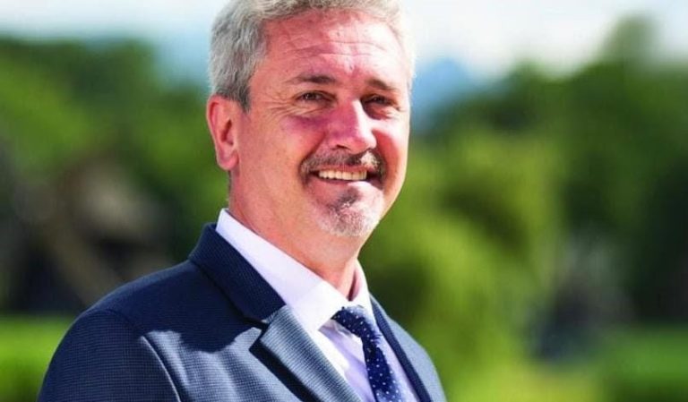Cu ce mașină merge primarul George Claudiu Predescu la Primărie. Atât își permite Ocna Sibiului