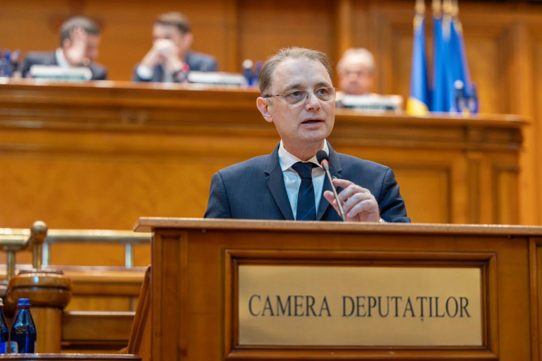 FOCURI DE ARMĂ în apropierea locuinței premierului Luca Niculescu