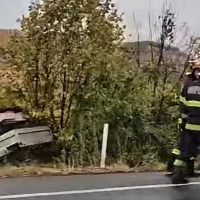 FOTO/ULTIMA ORĂ: 6 persoane implicate într-un ACCIDENT la ieșirea din Ruși