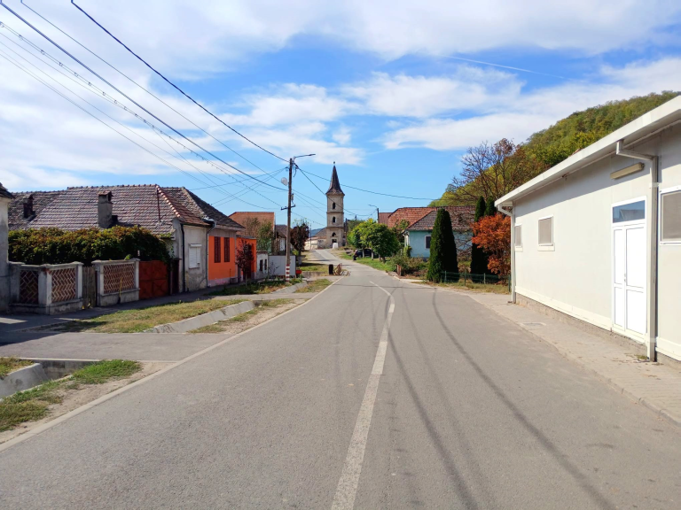 Drum închis la Târnăvioara, în Copșa Mică, timp de trei zile. Care este ruta alternativă