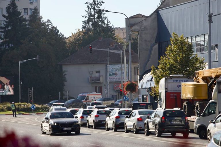 Primăria Sibiu vine cu precizări privind haosul generat ieri în trafic de noul sistem de semaforizare adaptativă