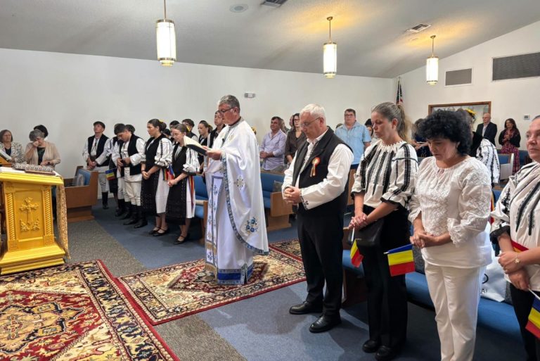 Ansamblul Mândre Plaiuri Boicene a încheiat turneul din America cu un spectacol plin de emoție și tradiții românești