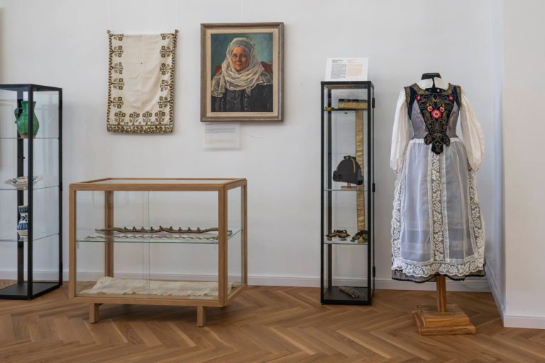 Peste 800 de vizitatori au descoperit poveștile sașilor și landlerilor la Muzeul ASTRA din Sibiu