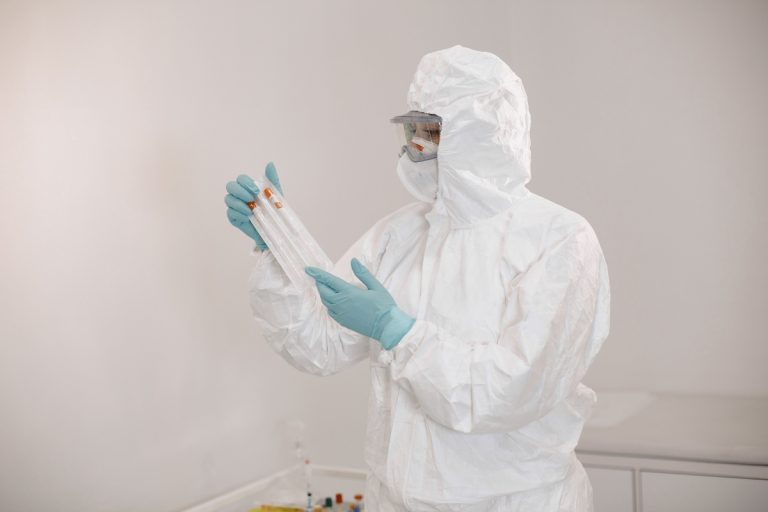 Colegiul Medicilor din România: Pesta poate fi tratată cu antibiotic, dacă este depistată la timp. Ce trebuie știut despre ciumă