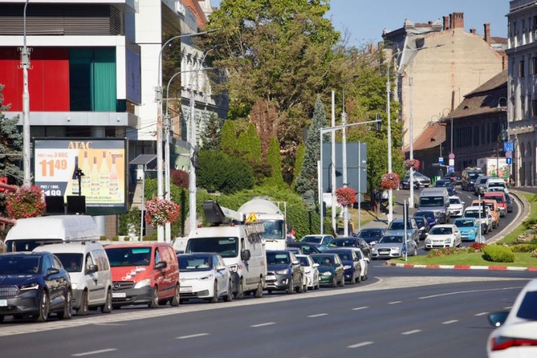 VIDEO. Haos pe străzile Sibiului. A fost pus în funcțiune noul sistem de semaforizare „smart”
