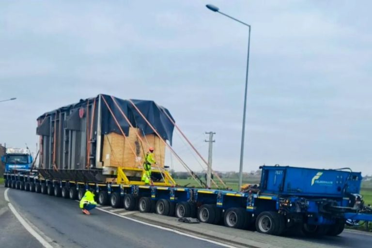 Transporturi agabaritice de până la 130 de tone, în România. Vezi ce drumuri din Sibiu sunt vizate