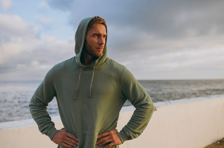 Hanorac oversized sau regular fit? Cum alegi croiala potrivită