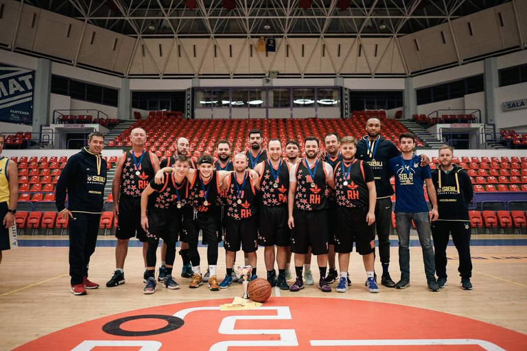 Baschet, amintiri și fair-play: Sibiul găzduiește cea de-a XIV-a ediție a „Cupei Prieteniei”