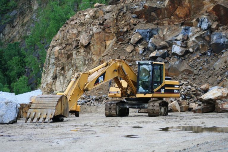 Plângere prealabilă împotriva licenței de exploatare de la Valea Dobra. Trei organizații de mediu sunt gata să meargă în instanță pentru a opri proiectul minier de la Rășinari