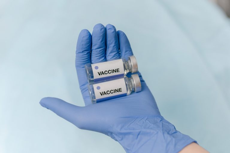 Dr. Adela Morar, directorul executiv al DSP Sibiu explică: “Vaccinul antigripal se ridică din farmacie, pe bază de rețetă” -  Cum se pot vaccina sibienii în sezonul rece